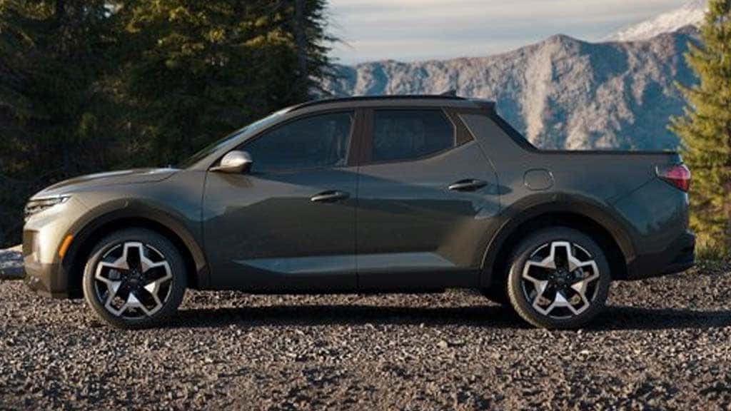 Close up of the 2022 Hyundai Santa Cruz truck bed.