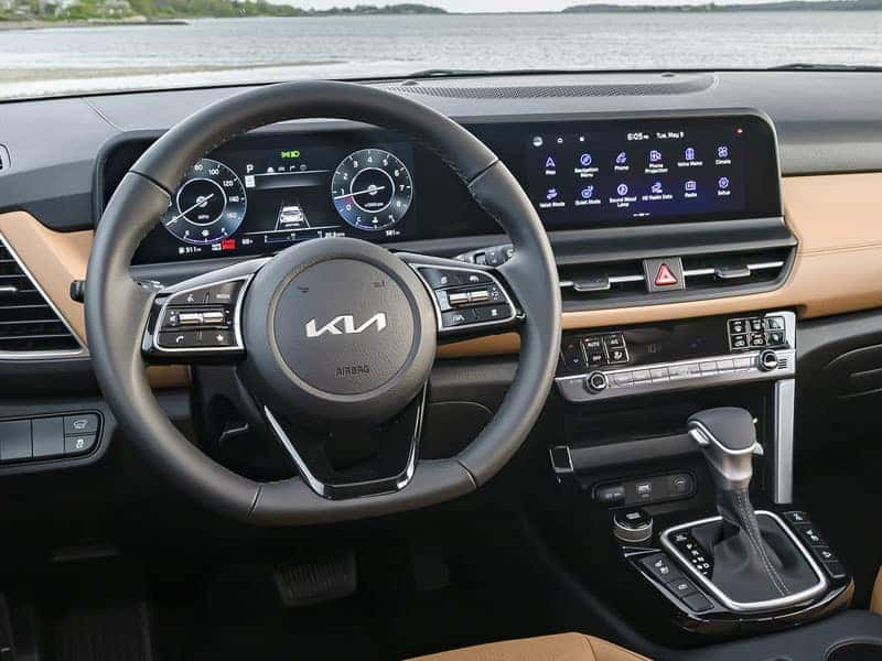 New 2024 Kia Seltos interior features and equipment