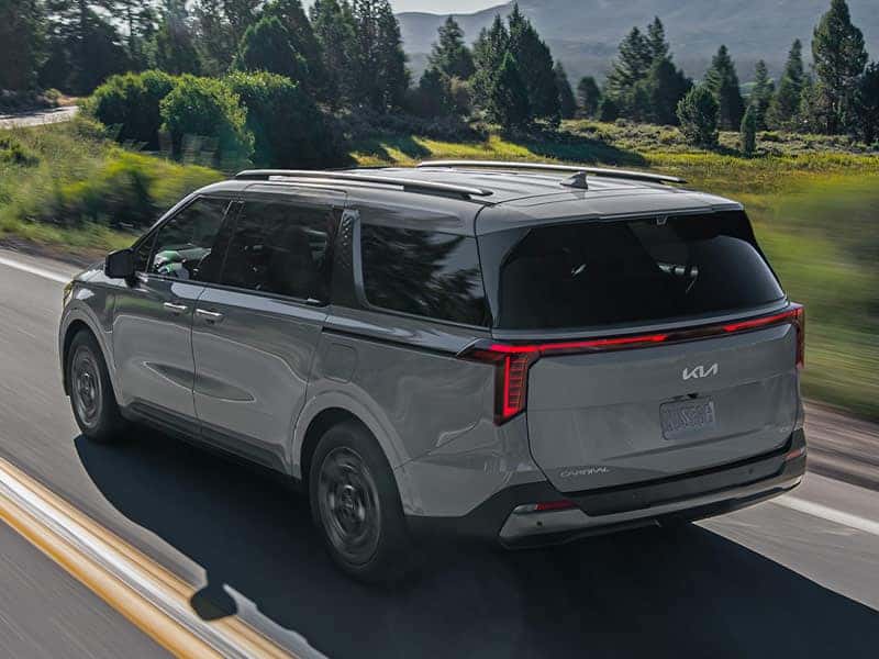 New 2025 Kia Carnival HEV Minivan Engine Performance and Powertrains