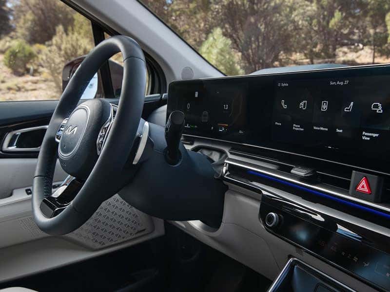 New 2025 Kia Carnival HEV Minivan Interior Comfort Features and Technology