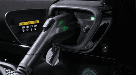 Jeep Wrangler 4xe charging