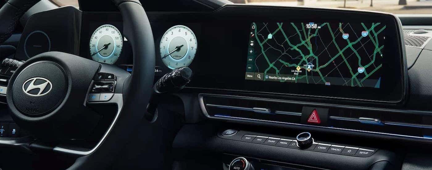 Black dash in a 2025 Hyundai Elantra.