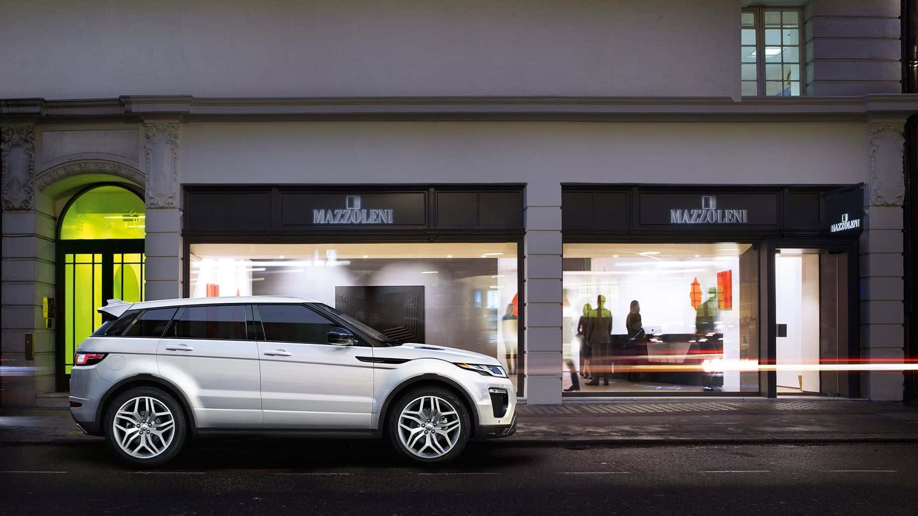 2017 Land Rover Range Rover Evoque Exterior profile