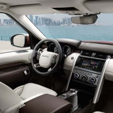 2017 Land Rover Discovery Front Interior