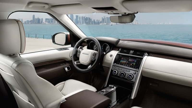 2017 Land Rover Discovery Front Interior