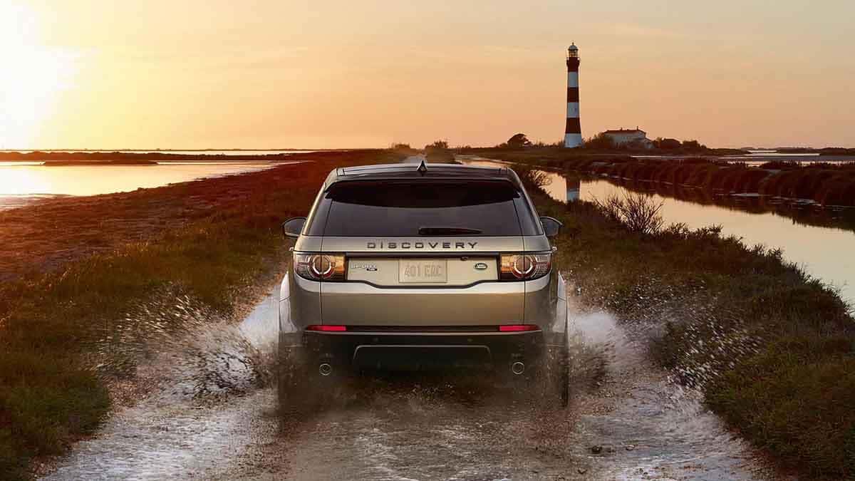 2018 Land Rover Discovery Sport Off Roading through Water