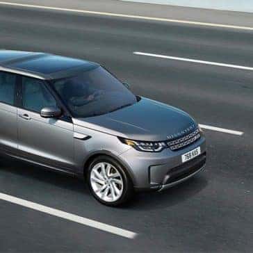 2018 Land Rover Discovery driving