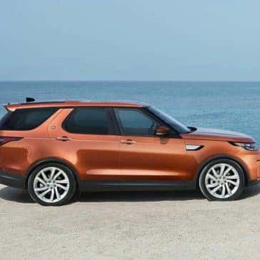 Side Profile of 2018 Land Rover Discovery Exterior