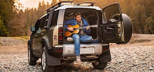 John_Mayer_Guitar_Land_Rover_Defender