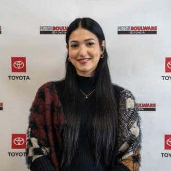 Daniela Reina (Hablo Español)