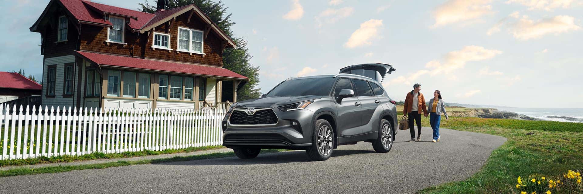 2025 Toyota Highlander vs 2025 Ford Explorer - Peter Boulware Toyota Tallahassee