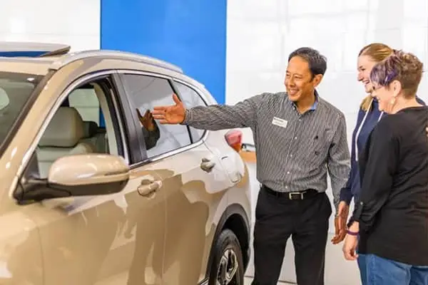 Honda dealer with customers