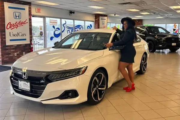 Ocean Honda of Hanover customers with new vehicles