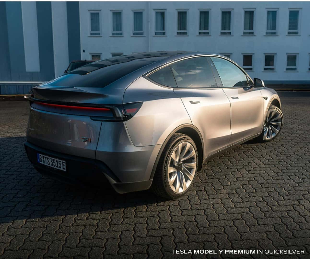 Cadillac OPTIQ vs. Tesla Model Y: Interior Safety Back