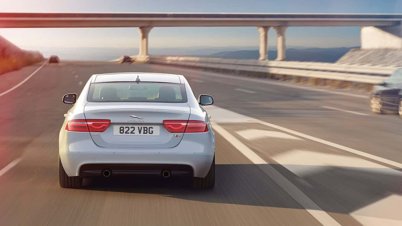 2018 Jaguar XE 4