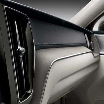 2019 Volvo XC60 dashboard