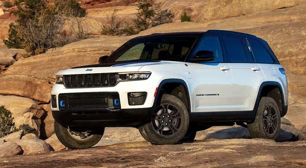 Comparing Space in the 2024 Jeep Grand Cherokee L and Mazda CX-90