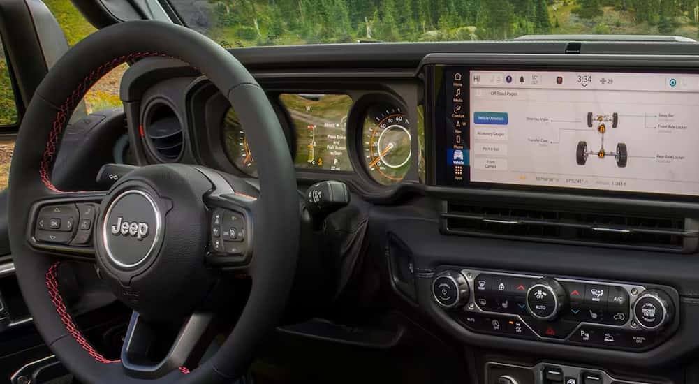 The black dash in a 2025 Jeep Gladiator.