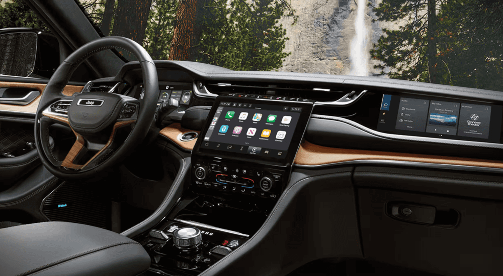 Infotainment system in a 2025 Jeep Grand Cherokee Altitude X