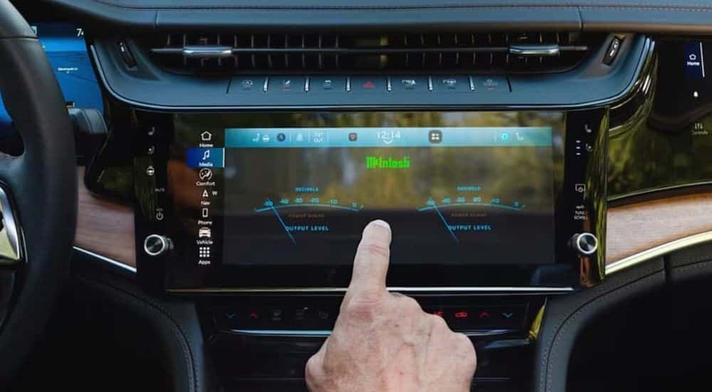 Infotainment screen in a 2026 Jeep Grand Cherokee.
