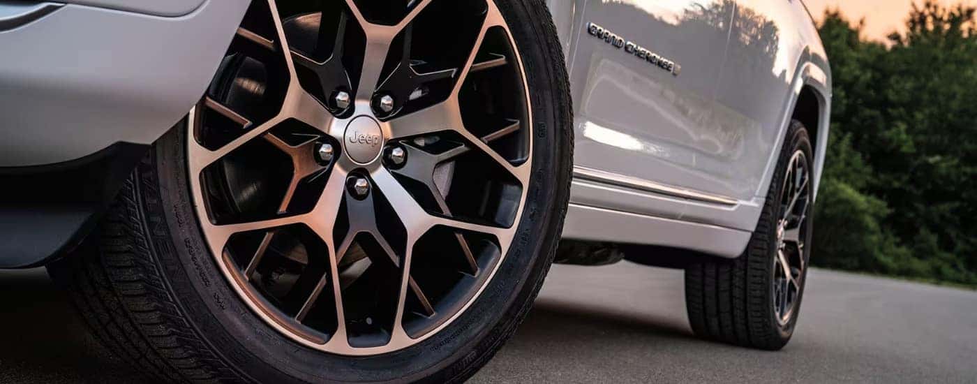 Wheel on a white 2025 Jeep Grand Cherokee